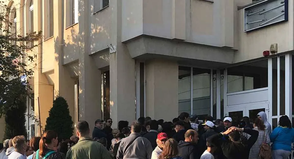 Foto Aglomerație la Bursa Locurilor de Muncă pentru Absolvenți