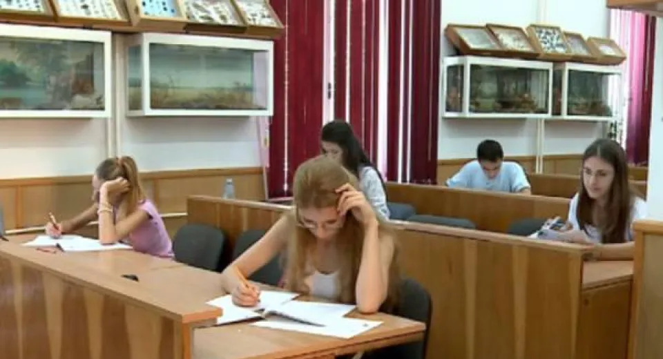 Foto Locuri suplimentare la master, în sesiunea septembrie