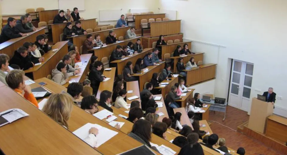 Foto Învaţă să trăieşti în Europa!