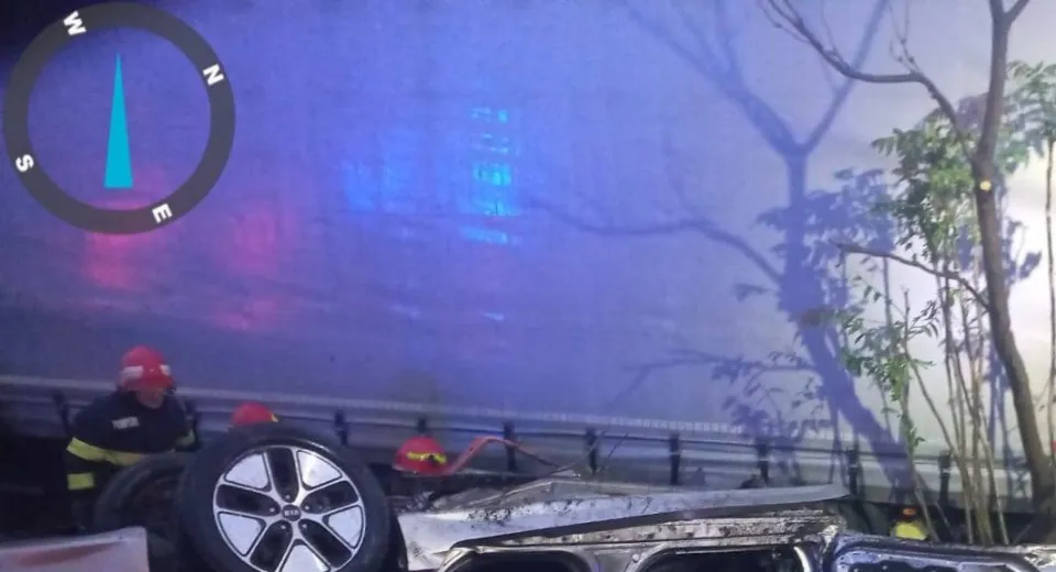 Foto Trei tineri, cu vârste între 18 și 22 de ani, au murit într-un accident produs în Mehedinți