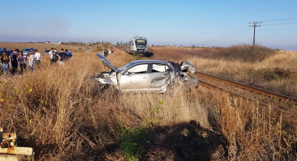 Foto Accident feroviar la Piatra-Olt. Un minor, la spital