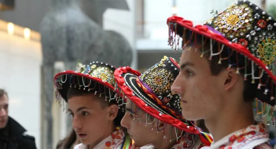 Foto Mica Unire, sărbătorită la Bruxelles prin artă, costume şi dans popular românesc