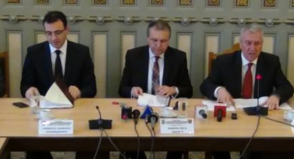 Foto Şedinţă extraordinară pentru apa Doljului