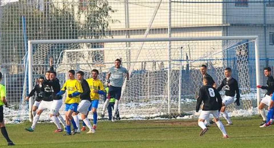 Foto CS Podari şi Dunărea Bistreţ, amical pe “Energia”