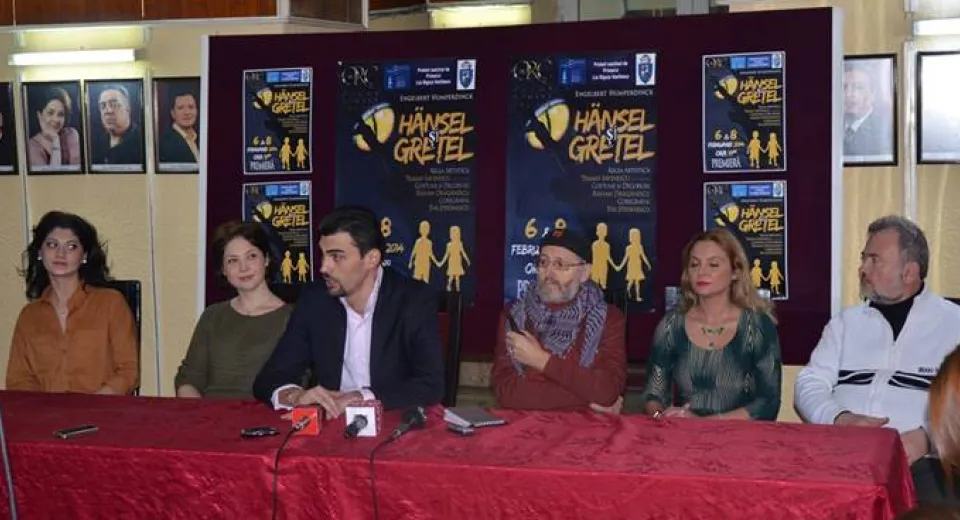 Foto «Hansel şi Gretel - O pulbere de stele pe gene de copii»