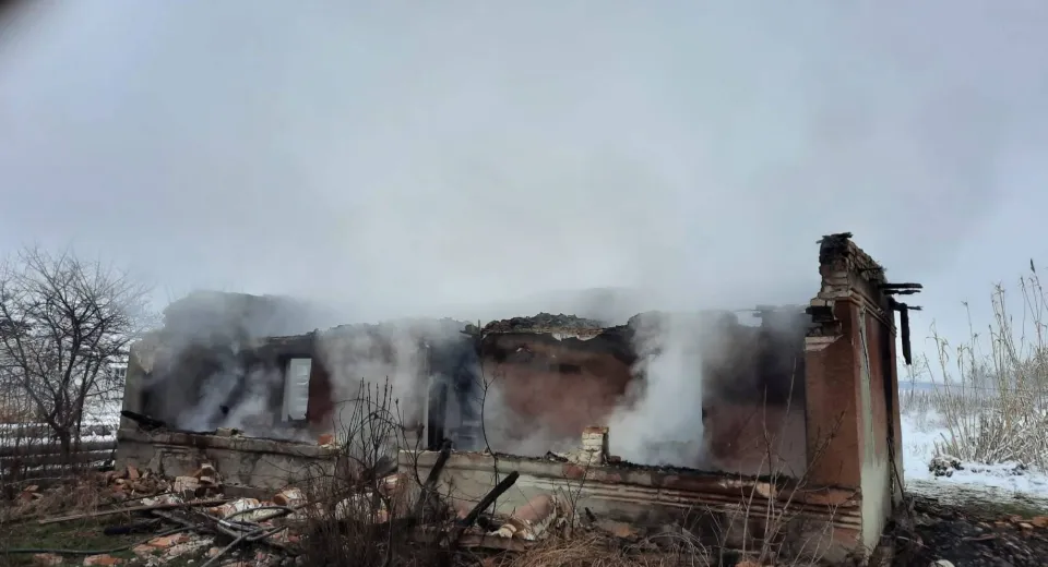 Foto Mort într-un incendiu care i-a cuprins casa