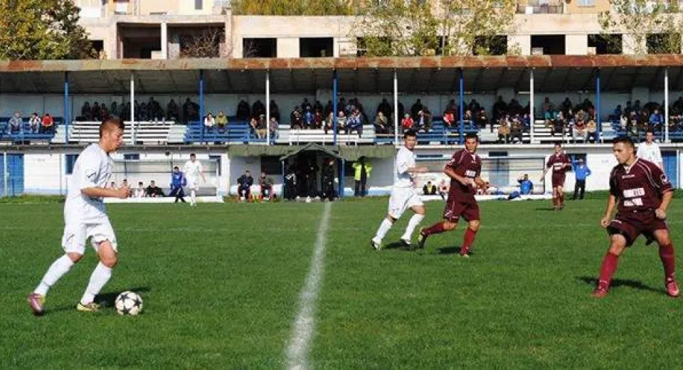 Foto Liga a IV-a redebutează de mărţişor