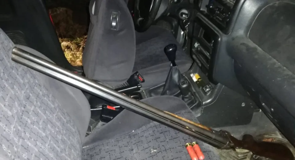 Foto Prinși de autorități cu arme de vânătoare și fără autorizație