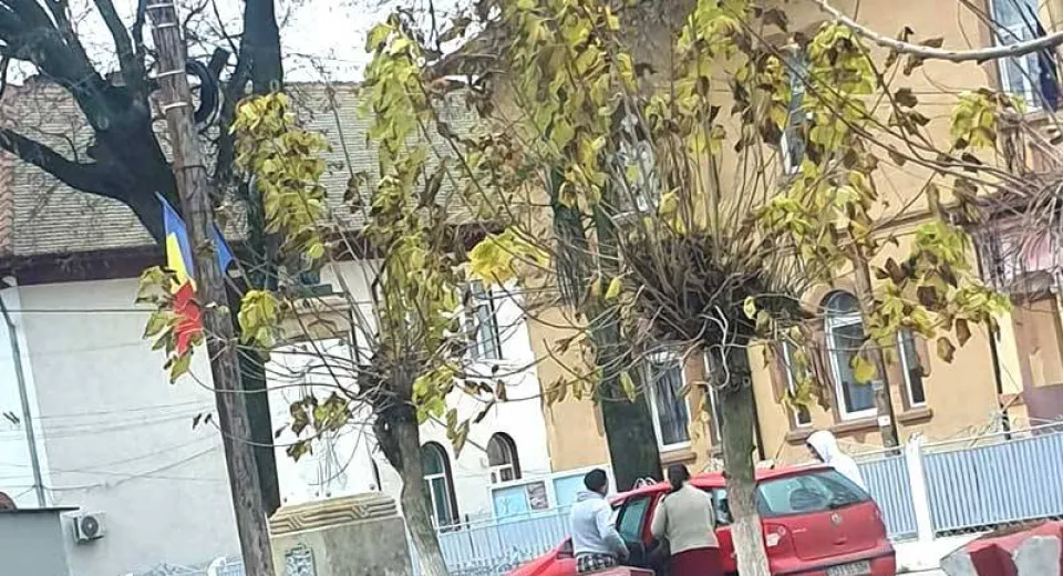 Foto Acuzații de turism electoral, la Bârca