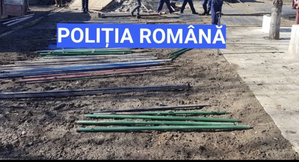 Foto Percheziții la Potcoava într-un dosar de furt calificat