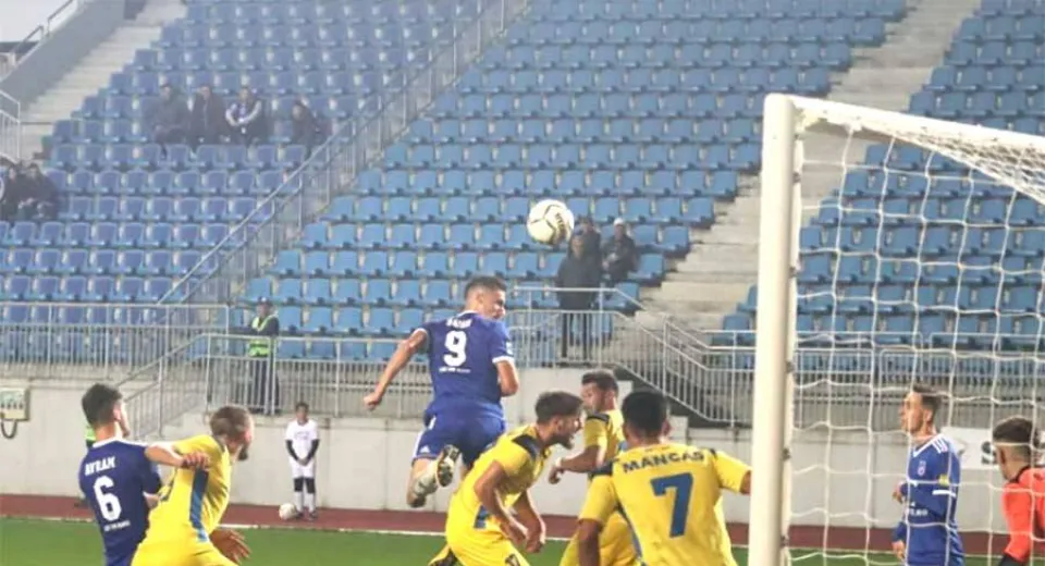 Foto Spectacol la Târgu Jiu. Știința Craiova își continuă marșul spre Liga a doua!