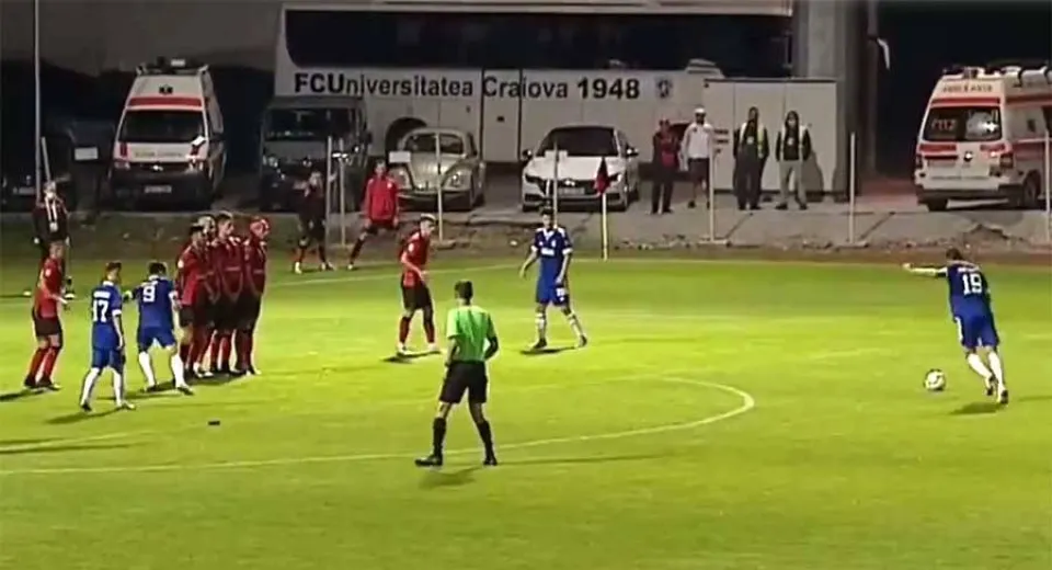 Foto FC Universitatea Craiova, punct în deplasare şi lupta pentru promovare continuă