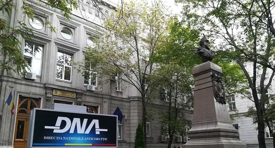 Foto Ofițer din cadrul Corpului de Control al MAI reținut: cerea bani să rezolve dosare