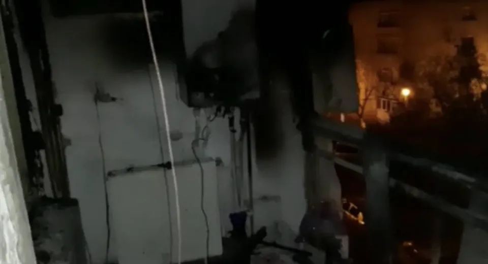 Foto VIDEO Explozie urmată de incendiu intr-un bloc din Slatina. Peste 80 de persoane evacuate