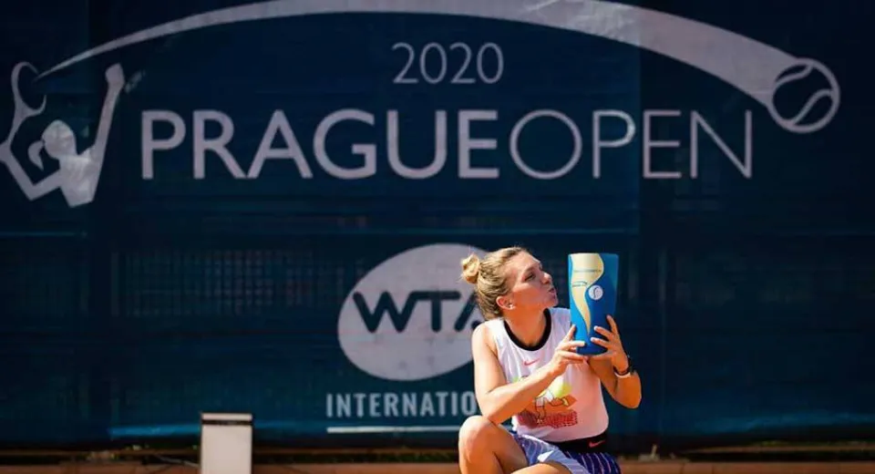 Foto Simona Halep a învins-o pe Elise Mertens și a câștigat turneul de la Praga