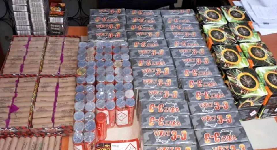Foto Dosare penale, percheziții și mii de materiale pirotehnice confiscate în perioada sărbătorilor