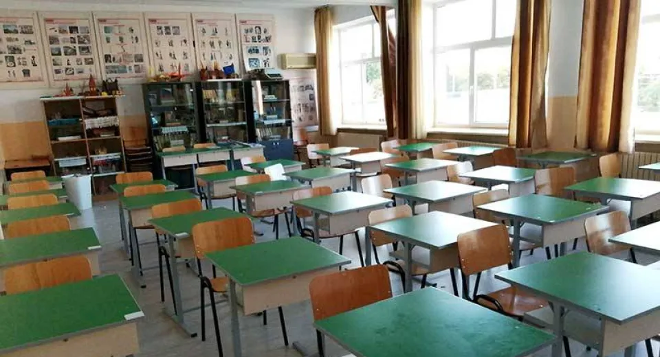 Foto 11 unități de învățământ au trecut în scenariul roșu