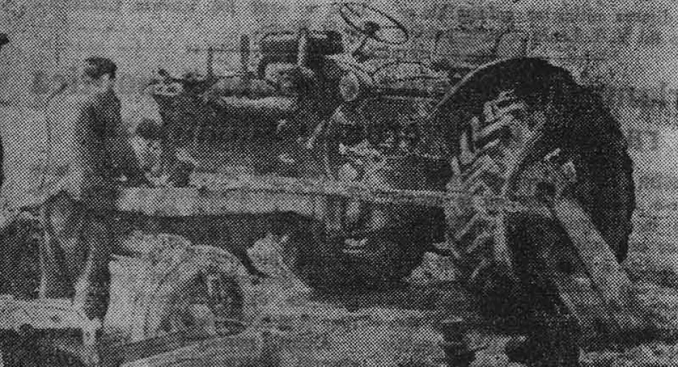 Foto Tractorul „turnător”