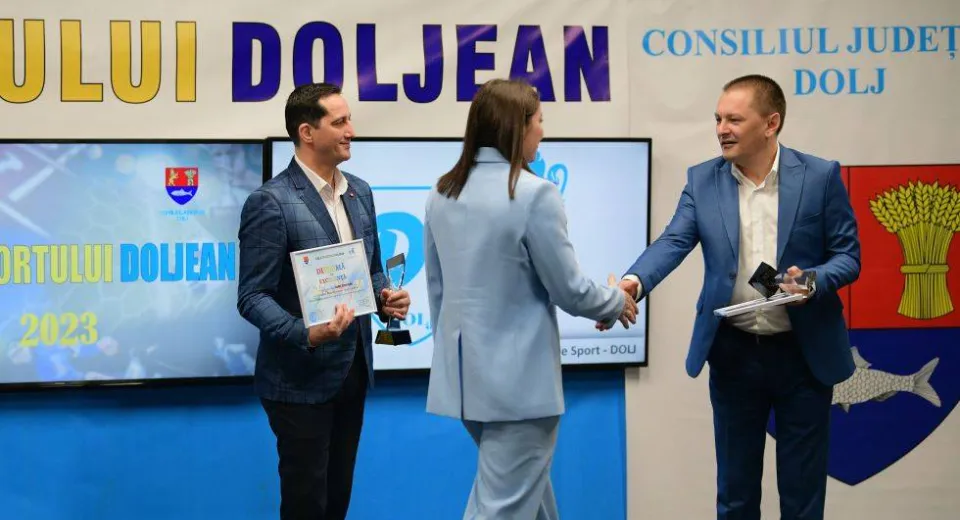 Foto DOLJ: Cei mai buni sportivi și antrenorii lor, premiați în cadrul unei gale