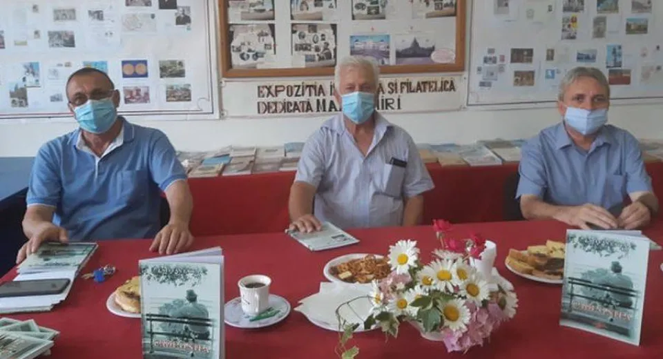 Foto A fost lansat volumul de poezie „CADE O STEA”, autor Ştefan Lăjea
