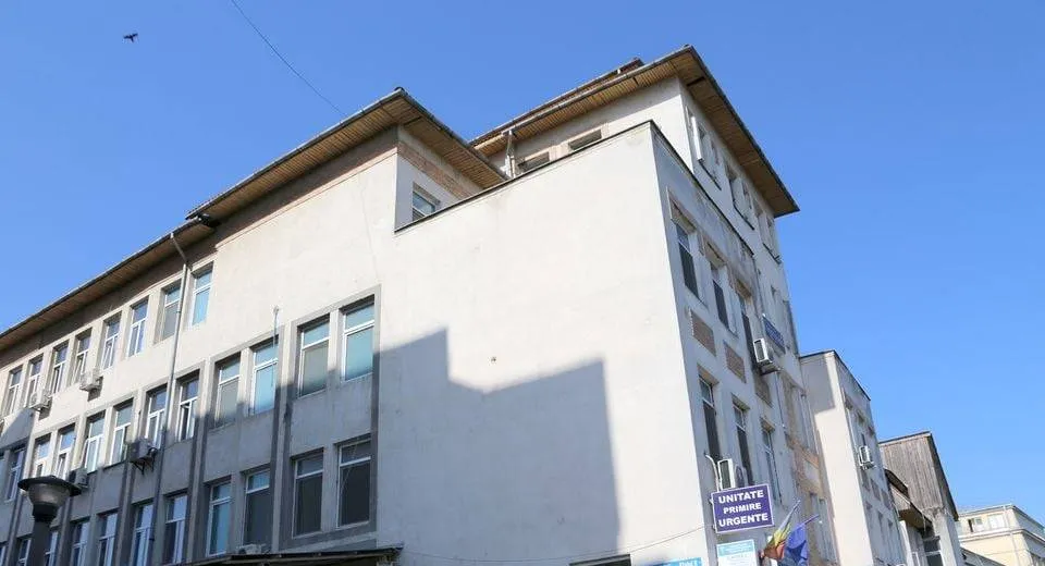 Foto Secție a SJU Târgu Jiu, relocată după ce a plouat în sălile de operație 