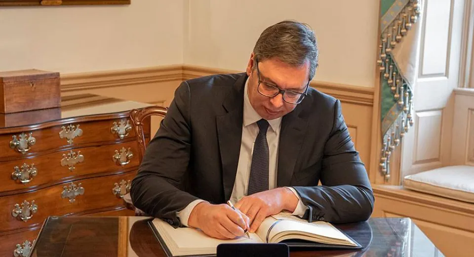 Foto Preşedintele Serbiei plasează armata în stare de luptă din cauza violenţelor din Kosovo