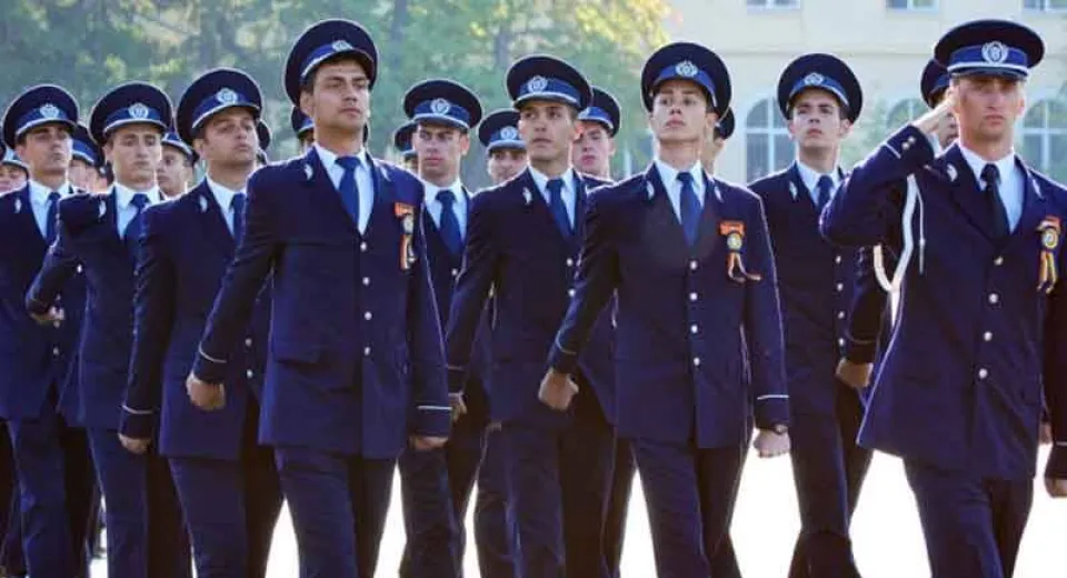 Foto Peste 1600 de locori, scoase la concurs în scolile de poliție 