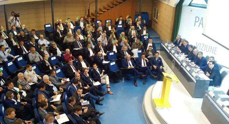 Foto Încep durerile de cap pentru FRF.  AMFB a fost radiată. Reacția lui Adrian Mititelu