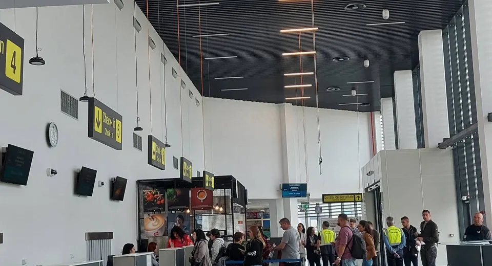 Foto Minori depistați cu nereguli pe aeroporturi. Și la Craiova a fost înregistrat un astfel de caz 