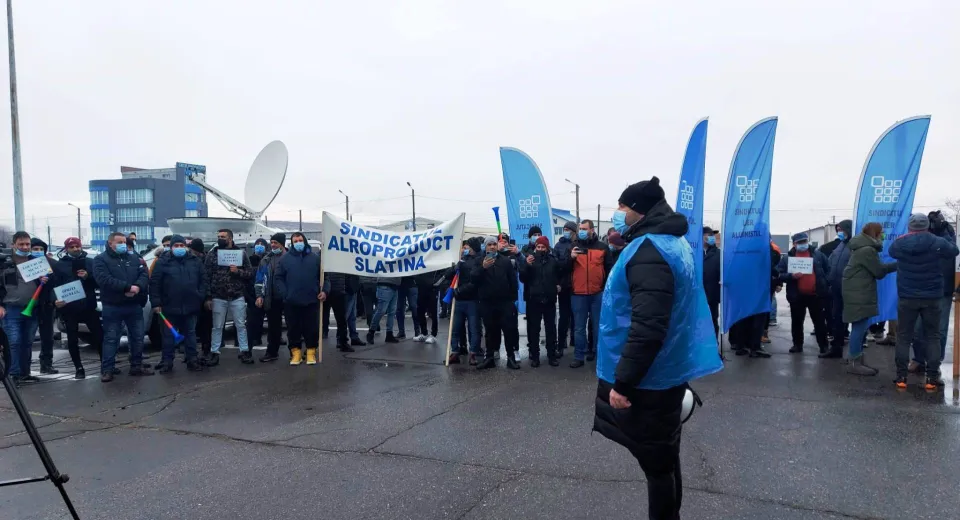 Foto Sindicaliștii Alro Slatina, protest în fața Guvernului 