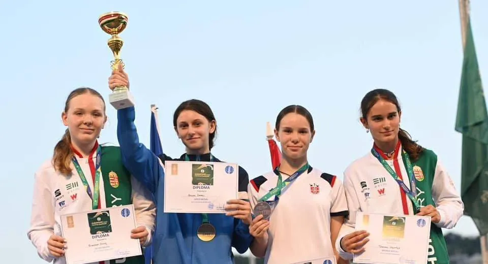 Foto CRAIOVA: Ariana Covaci, AUR la Festivalul European de Scrimă  