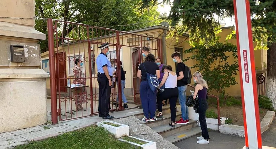 Foto Dolj: Rata de promovare la Bacalaureat, mai mare, după contestații