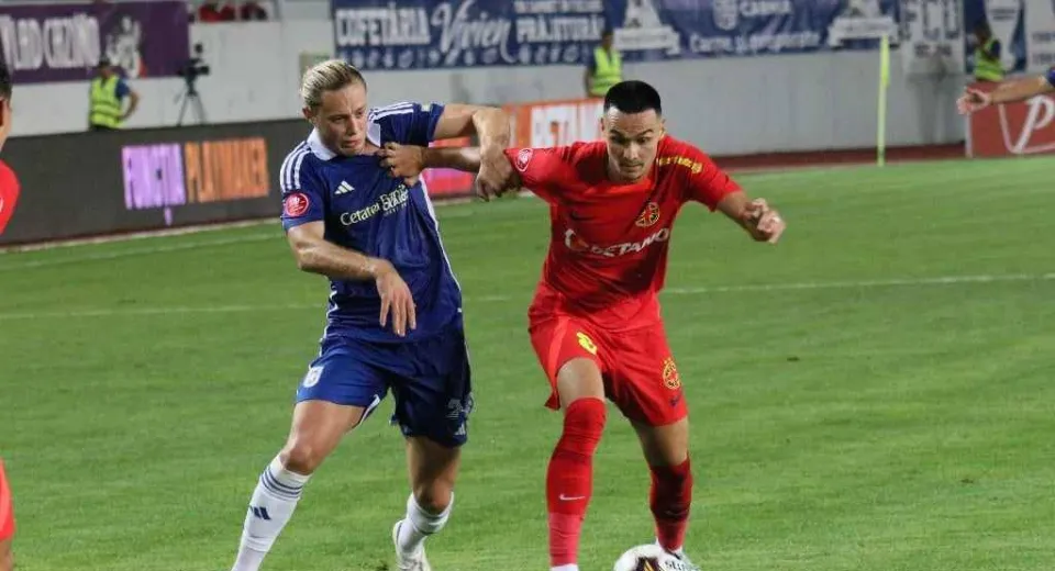 Foto Vicecampioana a fost o nucă prea tare la Târgu Jiu. FCU-FCSB, 1-3