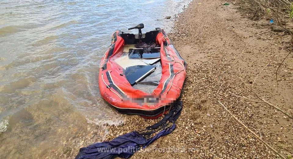 Foto Cetăţeni străini salvaţi de la înec de poliţiştii de frontieră din Mehedinţi