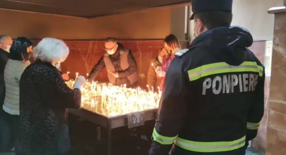 Foto Pompierii au verificat mai multe biserici din Slatina, Caracal și Drăgănești Olt 