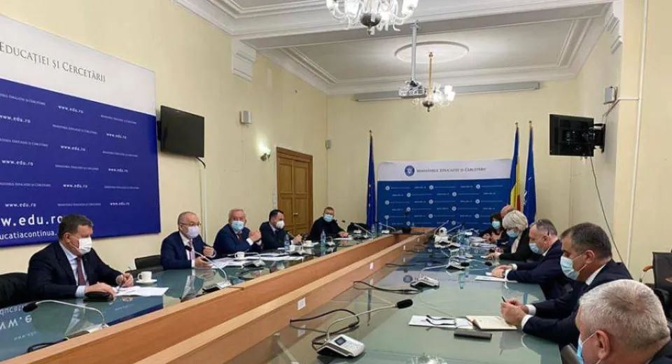 Foto Râmnicu Vâlcea: Primarul Mircia Gutău s-a întâlnit cu Ministrul Educaţiei, Sorin Cîmpeanu