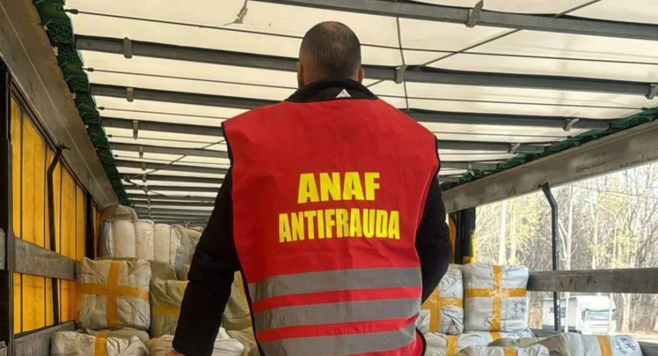 Foto Peste 65 de tone de bunuri cu risc fiscal ridicat au fost confiscate la Frontiera Bechet