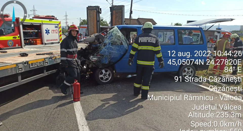 Foto Accident GRAV cu cinci victime în județul Vâlcea 
