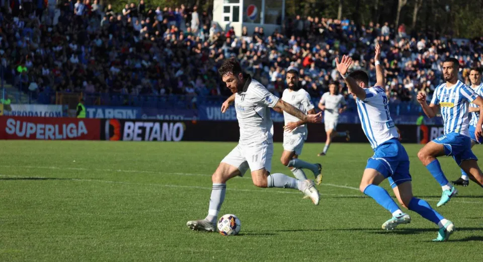 Foto Sidibe șutează în bară la ultima fază, iar Știința ratează victoria în Copou. Poli Iași-FCU, 0-0