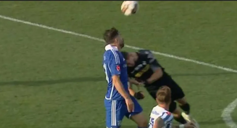 Foto Simfonie falsă, din fluier și corp de balet