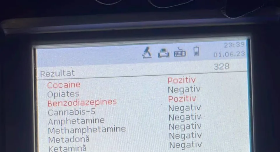 Foto Prinși cu droguri de mare risc