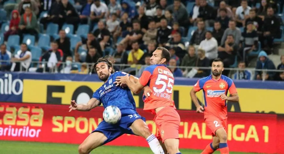 Foto Justice for Craiova. FCU a învins pe Ilie Oană, scor 0-1, deși arbitrul le-a făcut un 11 metri cadou ploieștenilor!