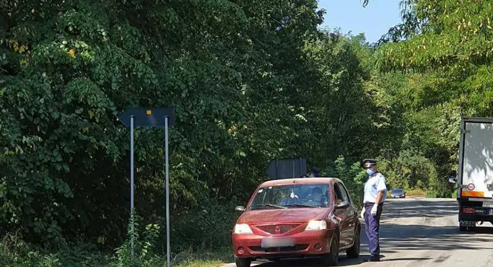 Foto Zeci de amenzi aplicate în comuna aflată în carantină din județul Olt