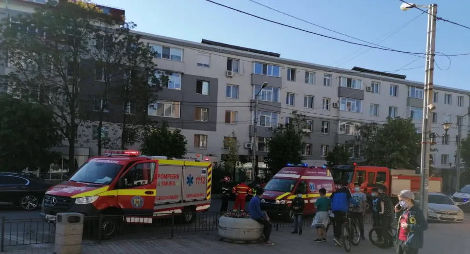 Foto Copil blocat într-o toaletă publică în Slatina