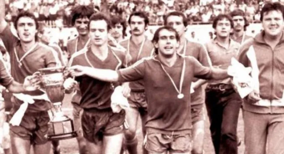 Foto Nu te vom uita niciodată.16 ani fără fostul mare fotbalist, Zoli Crișan!