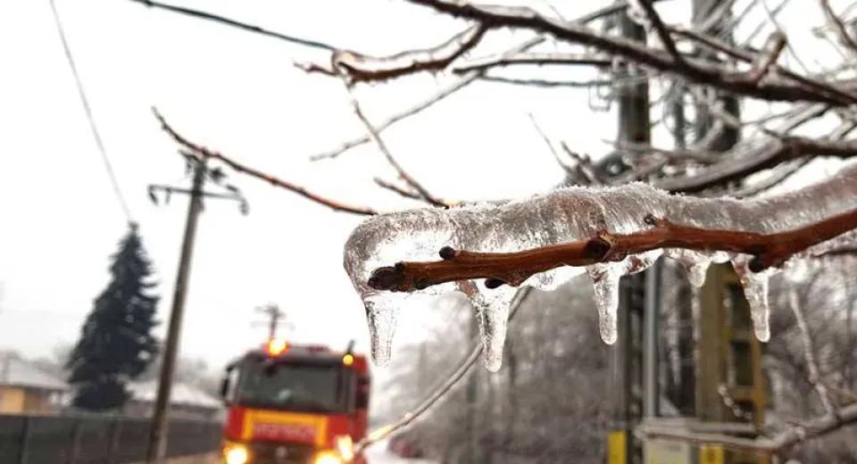Foto Zeci de localități din Olt fără curent electric