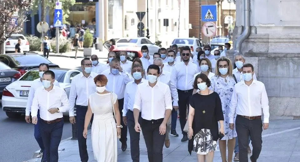 Foto Candidaţii PSD, oficial în cursa electorală. Olguţa Vasilescu vrea primar, Cosmin Vasile ţinteşte către funcţia de preşedinte al CJ Dolj 