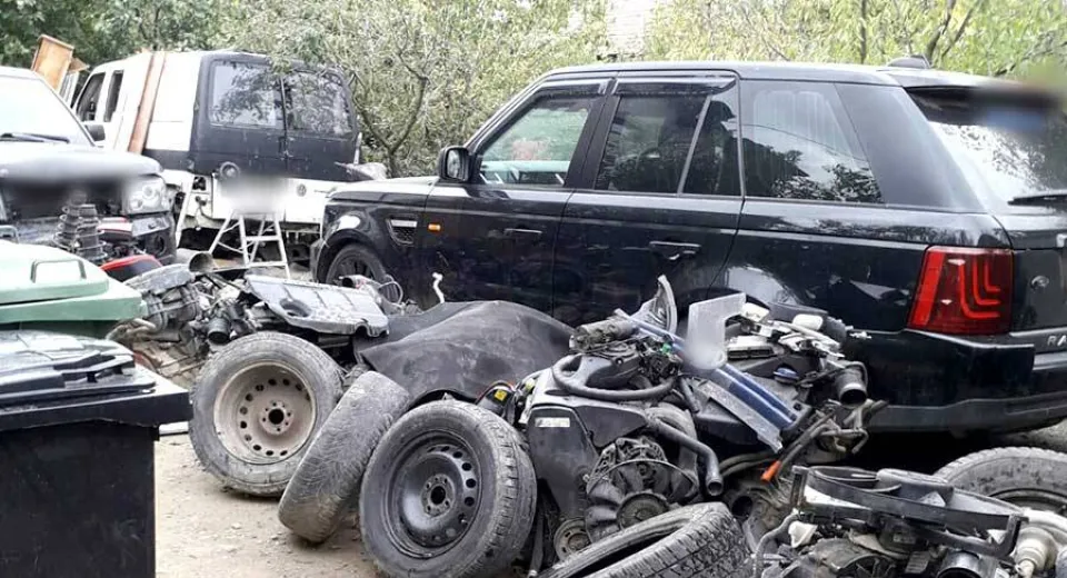 Foto Evaziune fiscală cu piese provenite din dezmembrări auto