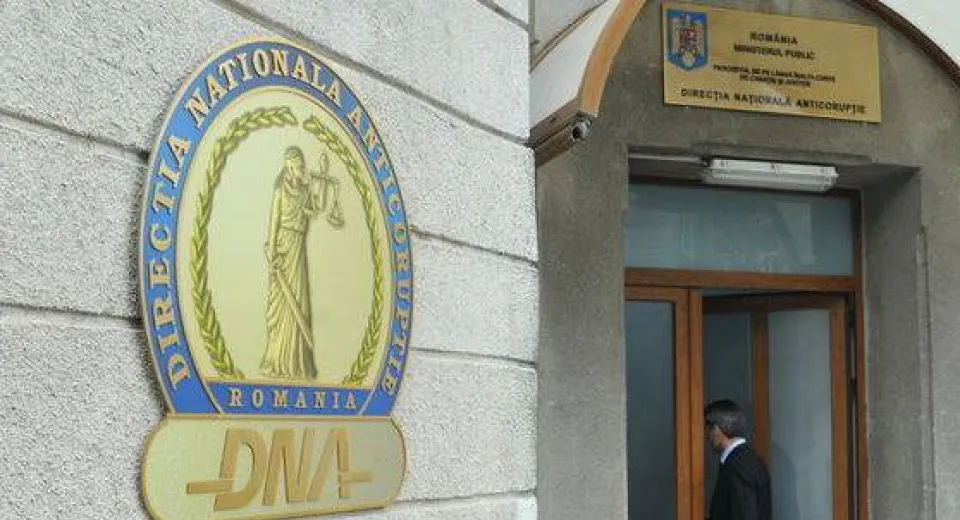Foto Fraudă cu fonduri europene. Fost primar din Vâlcea trimis în judecată 