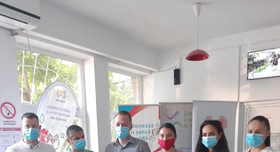 Foto Polițiști de la IPJ Olt, vindecați de COVID-19, au donat sânge 